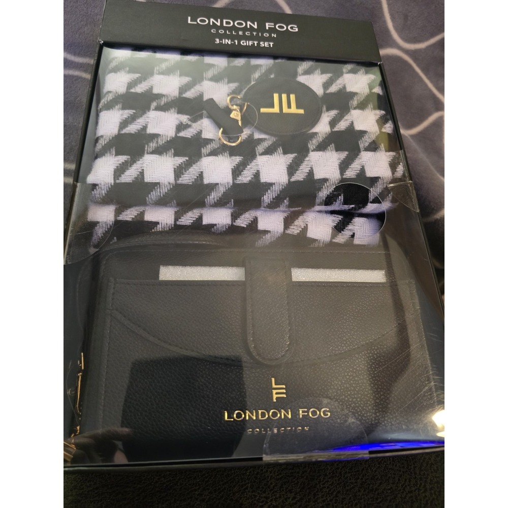 London Fog Wallet Scarf And Keychain. 3-in-Gift Set